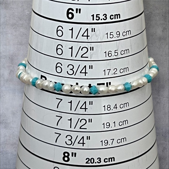 Rice pearl bracelet with turquoise beads plus a silver plated toggle - Picture 3 of 3